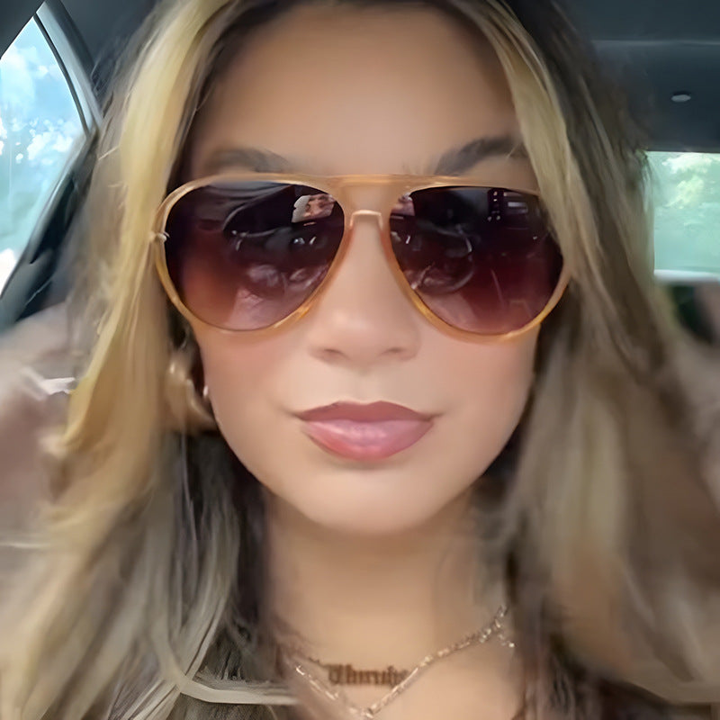 Damen modische Piloten-Sonnenbrille mit eleganten Metallakzenten Brehn