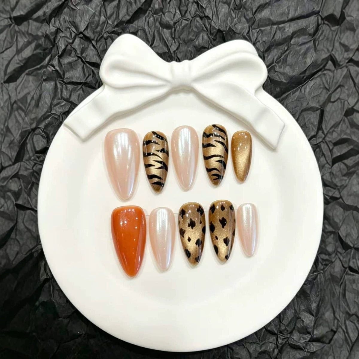 Dekoratives Press-On Nail Art Set mit Tierdruckdesigns