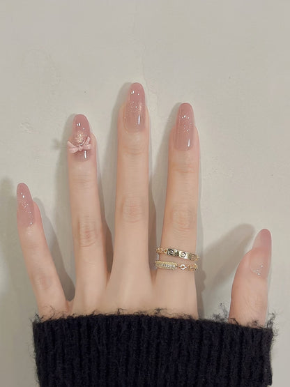 Dekoratives Nagelkunst Press-On Set mit Glitzerakzenten