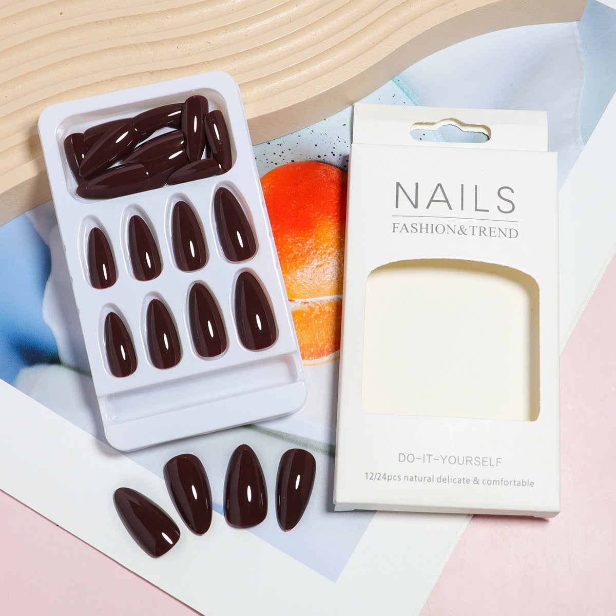 Elegante mandelförmige Druck-Nägel Set Brehn