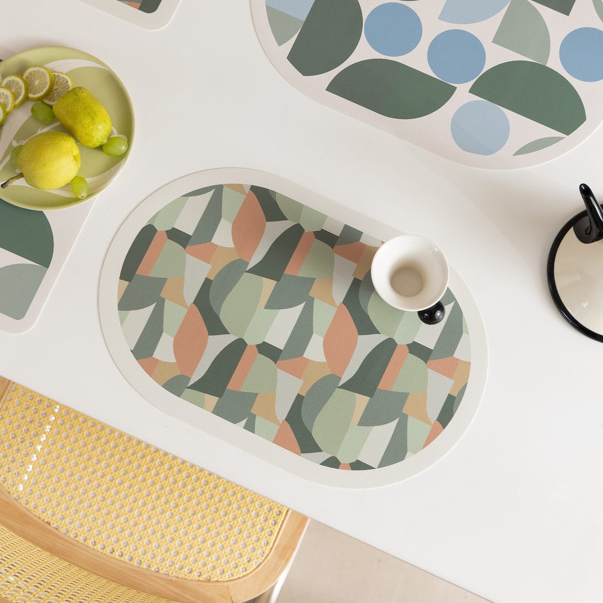 Abwischbare Retro-Tischsets aus Kunstleder mit geometrischem Muster Brehn