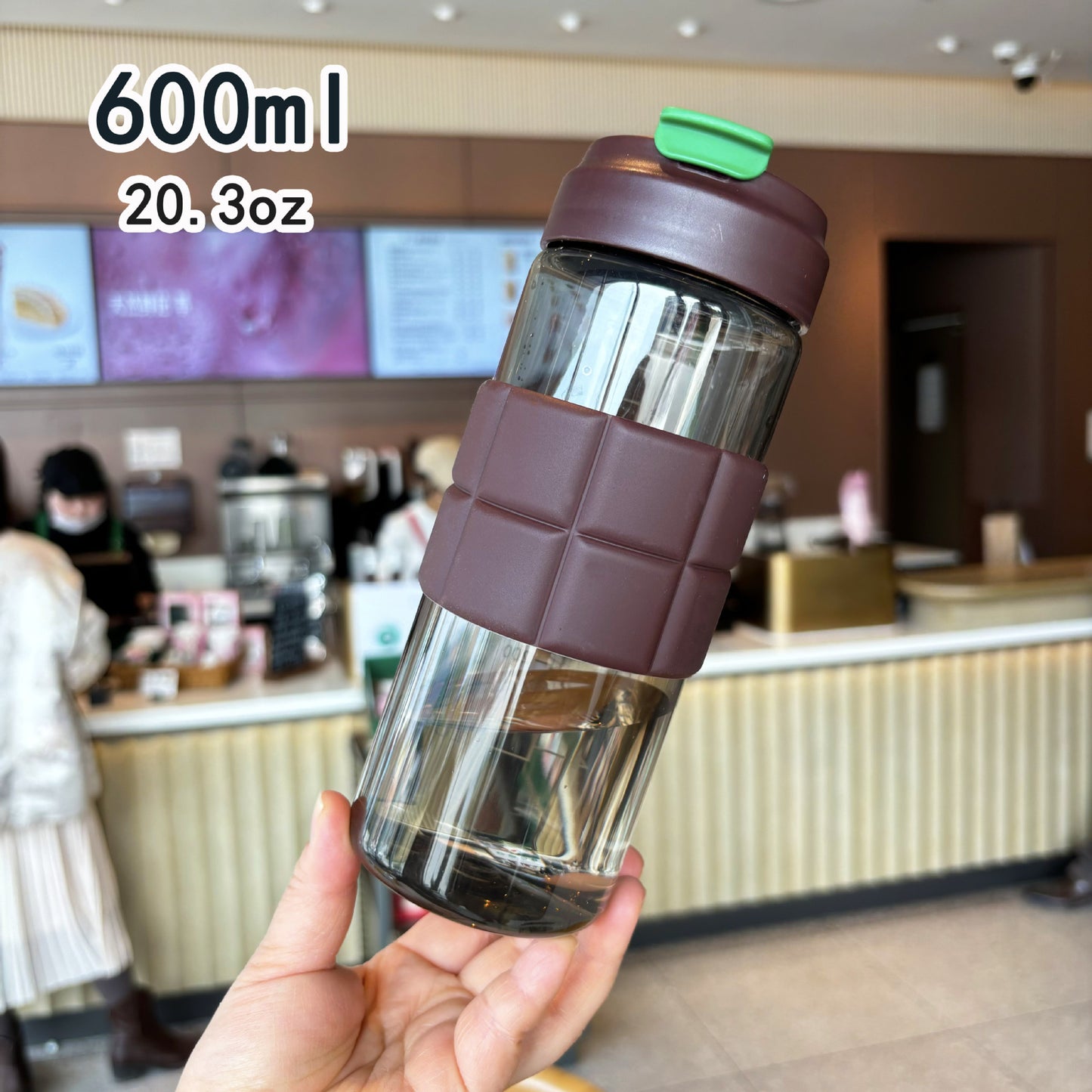 Damen transparente Trinkflasche mit rutschfester Silikonummantelung Brehn