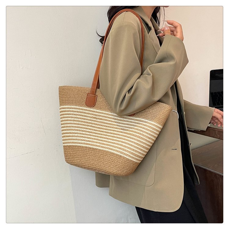 Strandtasche mit Elegantem Geflochtenem Design Brehn