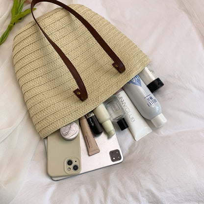 Gewebte Strohtasche für den Strand