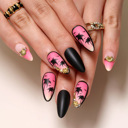 Kunstvolle Nagelkunst mit Palmenmotiv und Glitzerakzenten Brehn
