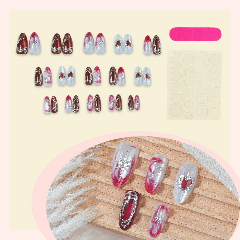 Künstlerisches Press-On Nagelkunstset mit eleganten Herzdesigns Brehn