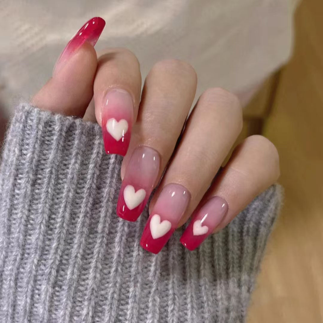 Herzdesign Acryl-Nagelkunst