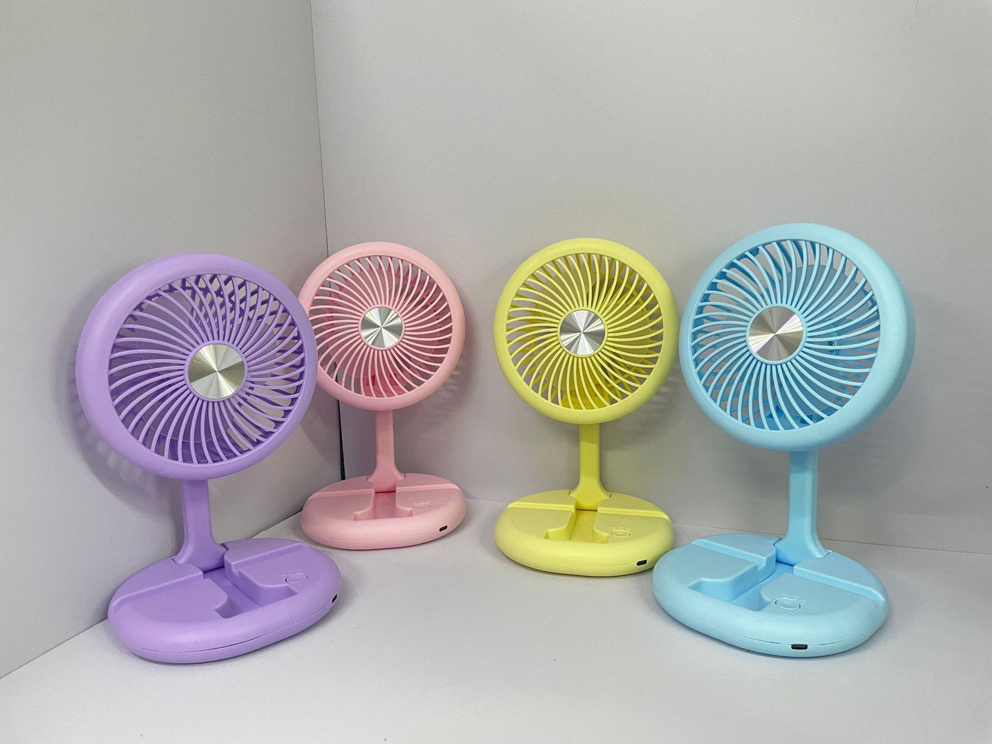 Unisex Kreativer LED Tischventilator mit drehbarem Kopf Brehn