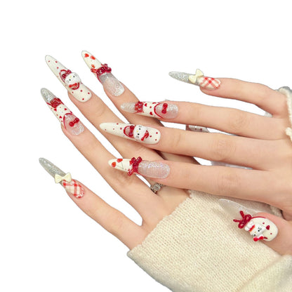 Kreatives thematisches Press-On-Nagelset mit Feiertagsmotiven