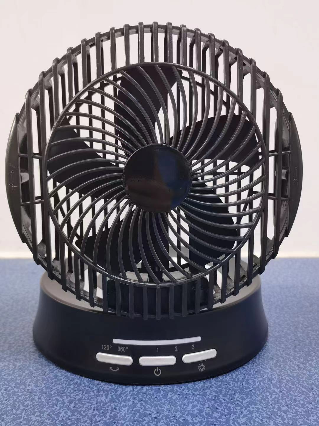 Unisex nan tragbarer oszillierender USB Schreibtischventilator mit verstellbarem Neigungswinkel, drei Geschwindigkeiten, leisem Motor und LED Nachtlicht Brehn