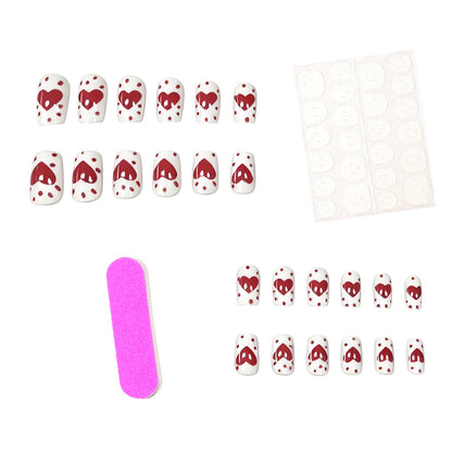 Romantisches Herzdesign Nail Art Brehn