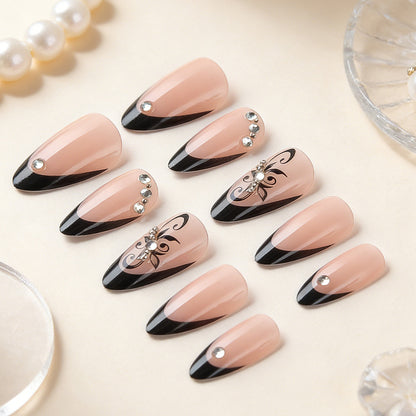 Elegante skulptierte Stiletto Press-On Nägel Brehn