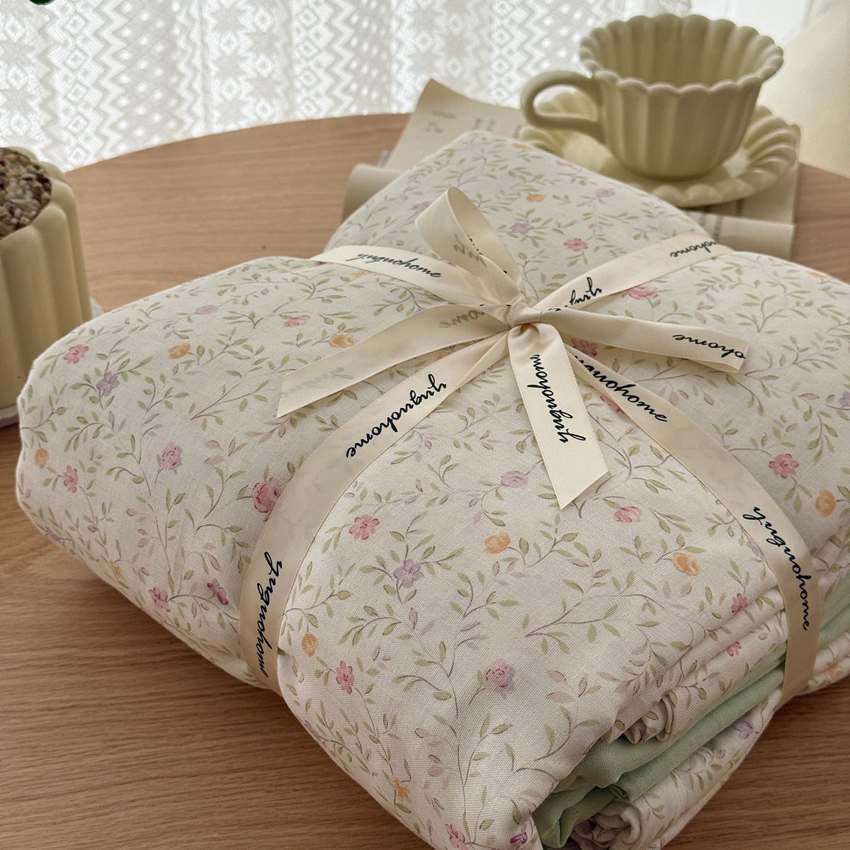Blumenmuster Baumwolle-Leinen Bettbezug Geschenkset mit wendbarem Finish und tiefen Eckbändern