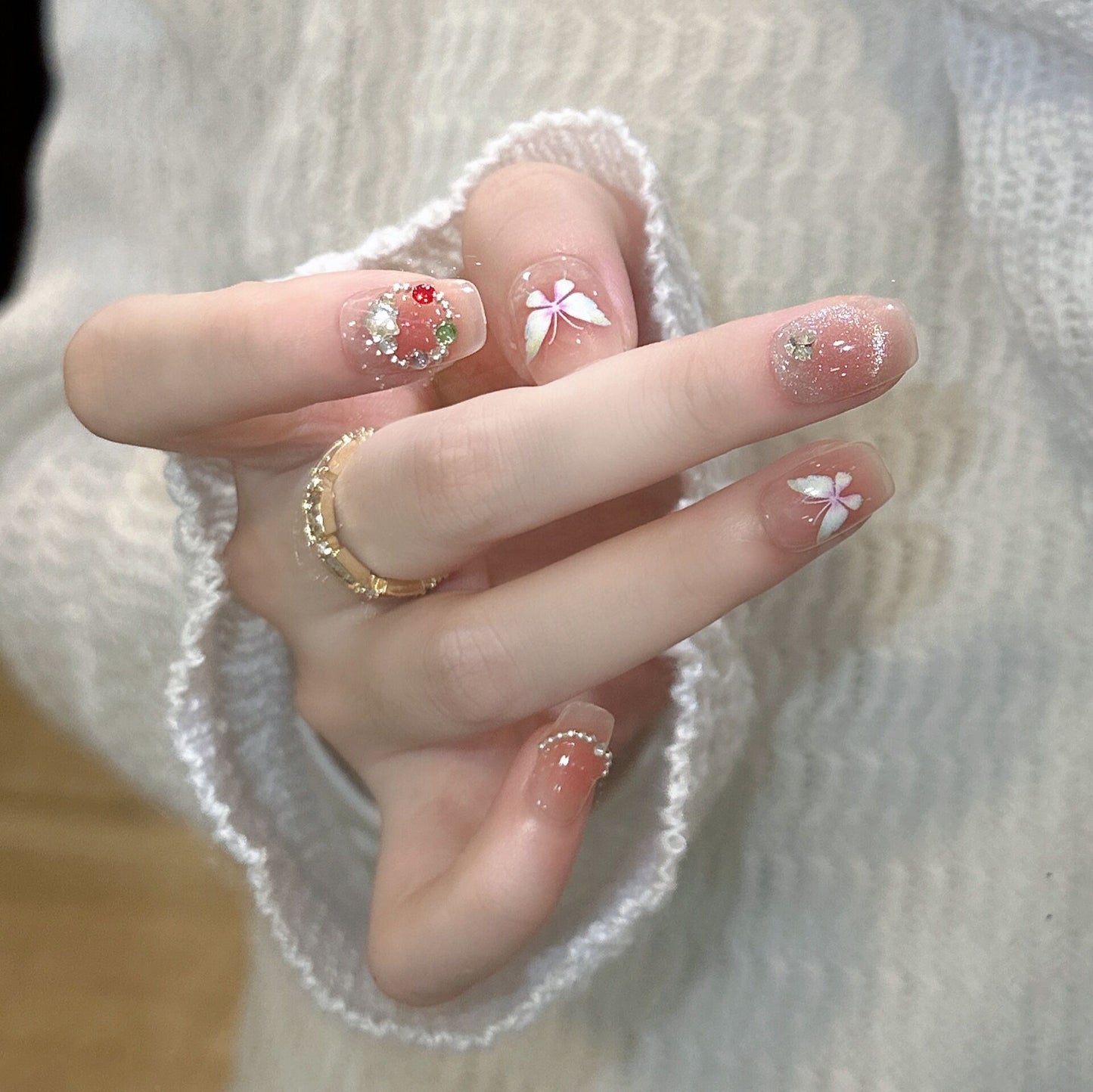 Kreatives thematisches Press-On Nagelkunst-Set Brehn