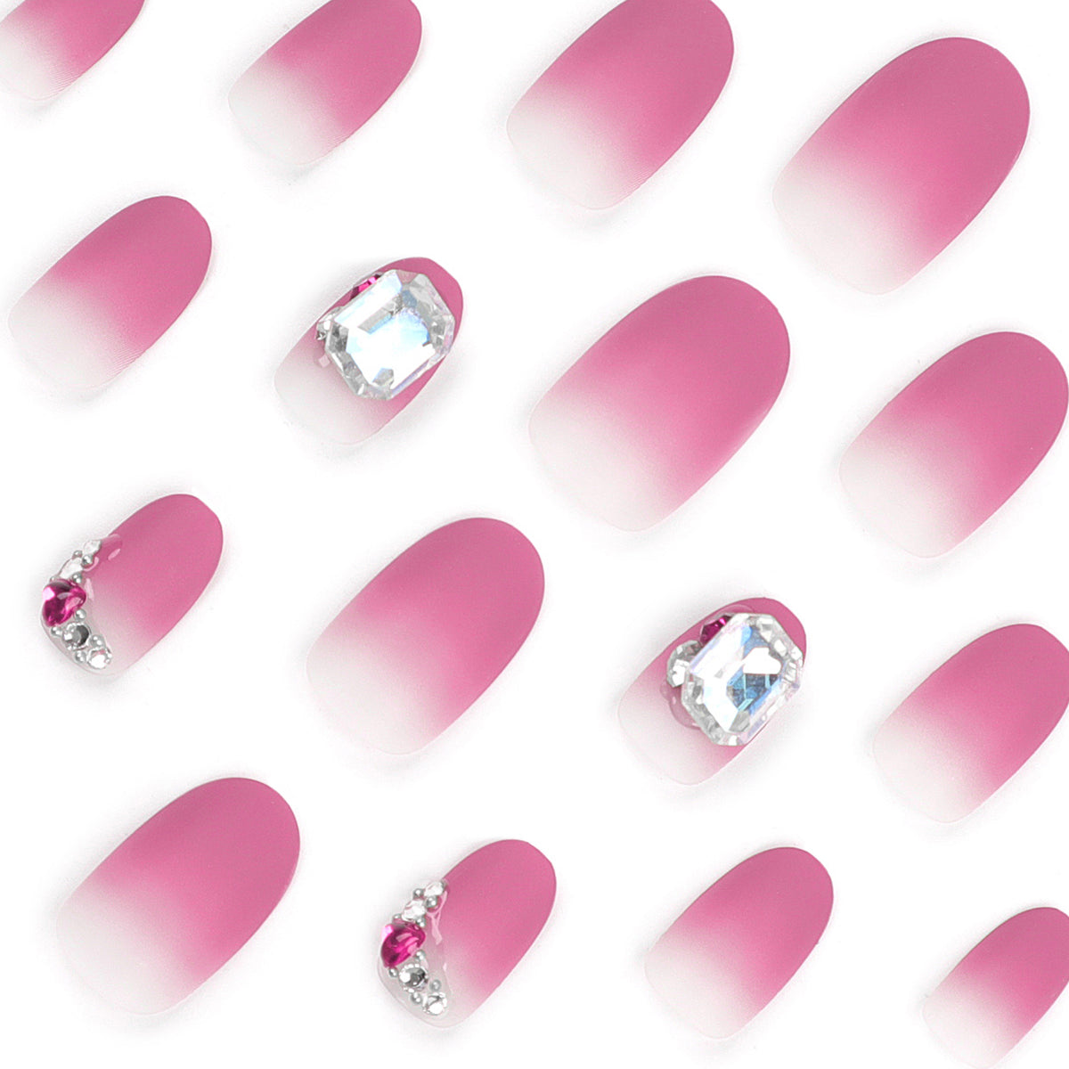 Kreative Nagelkunst mit edlen Strass-Akzenten Brehn