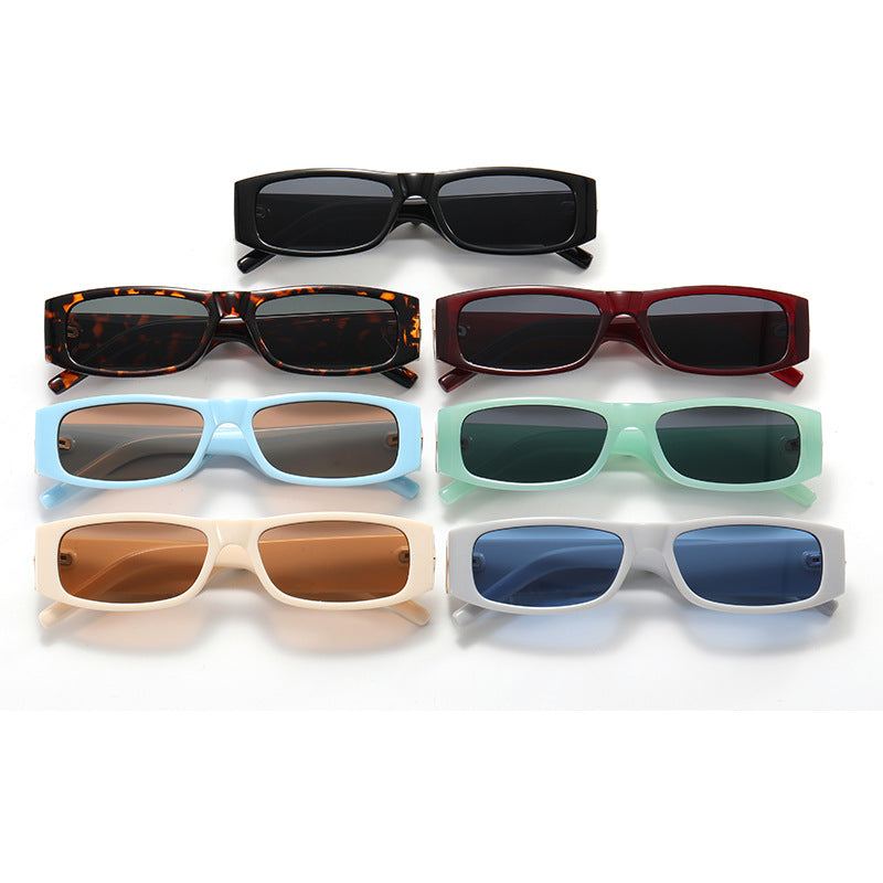 Damen modische rechteckige Sonnenbrille mit stilvollem Metallapplikation Brehn