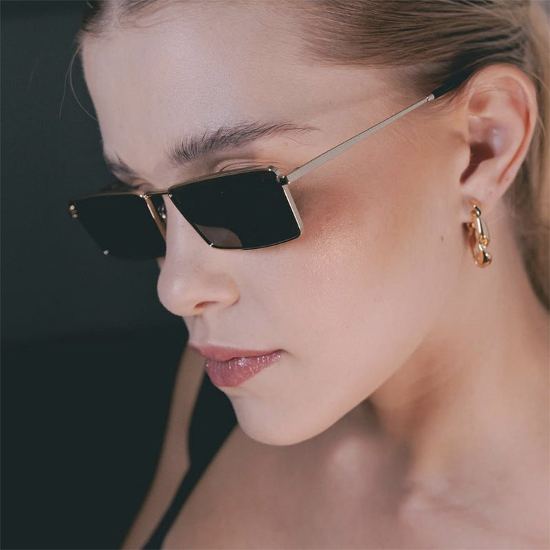 Damen quadratische Sonnenbrille mit metallischem Rahmen und komfortablem Nasenpolster Brehn