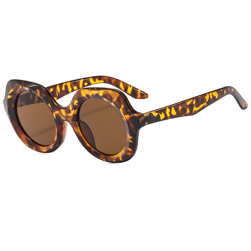 Damen oversized Sonnenbrille mit stilvollen, geschwungenen Rahmen Brehn