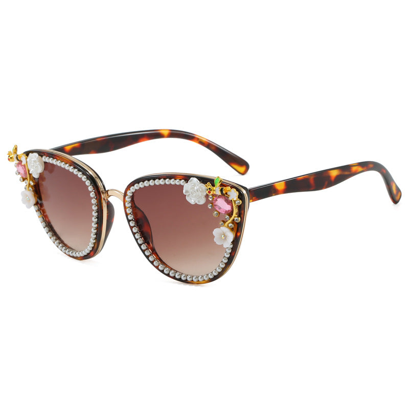 Damen Glamouröse Cat-Eye Sonnenbrille mit floralen Verzierungen Brehn
