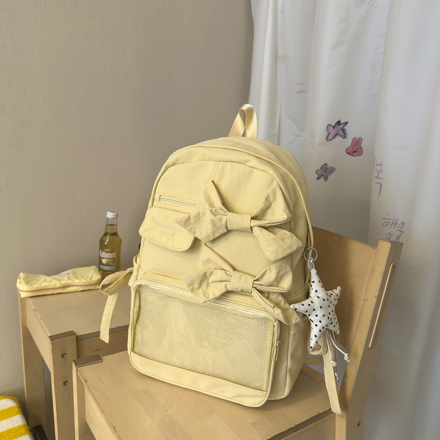 Charmanter Rucksack mit Schleifendetail