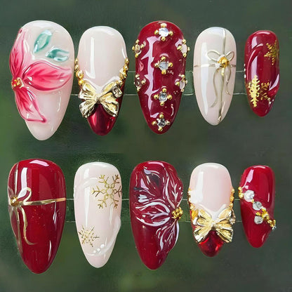 Kunstnagelset mit festlichen Weihnachtsmotiven und edlen Verzierungen Brehn