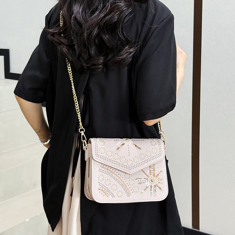 Elegante dekorative Kettenhandtasche