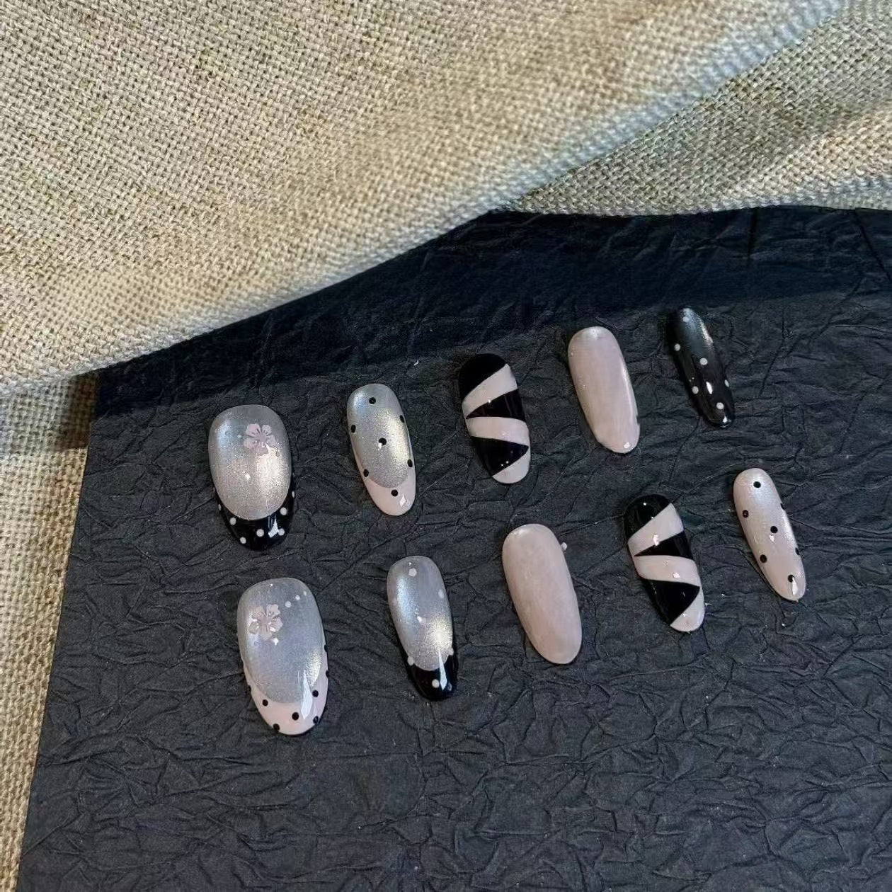 Künstlerisches Press-On Nagelset Brehn