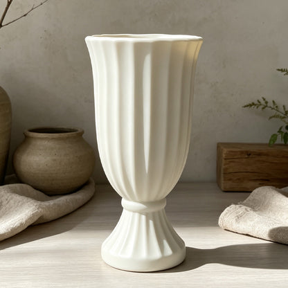 Majestätische gerippte dekorative Vase Brehn