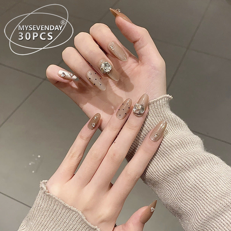 Elegantes Stiletto Press-On-Nagelset mit Kristallakzenten Brehn
