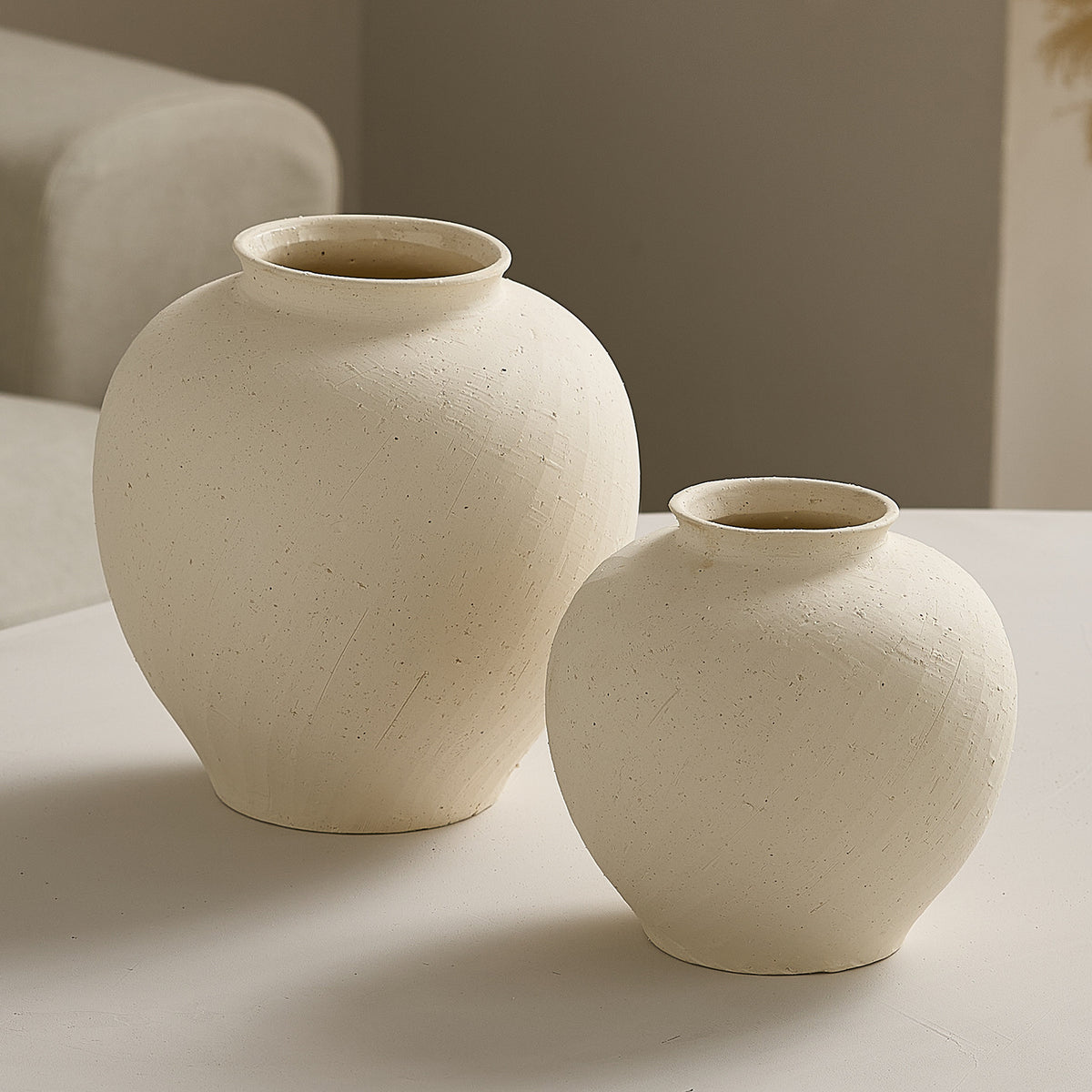 Elegante Keramikvase mit organischen Formen Brehn