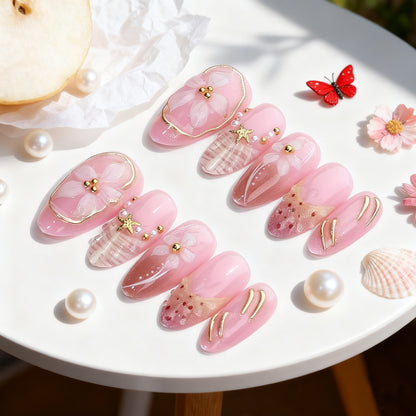 Elegantes, mit Blumen verziertes Press-On-Nagelset Brehn