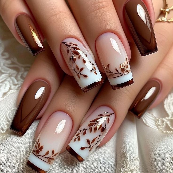 Künstliche Nagelkunst mit Eleganten Blätter-Design Brehn