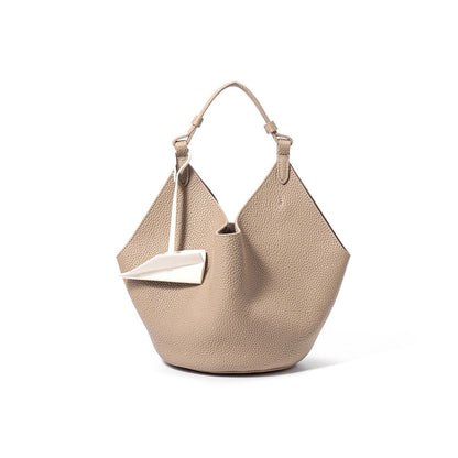 Schlaffes geprägtes Leder Hobo-Bucket-Tasche mit Oberarm und geometrischer Silhouette