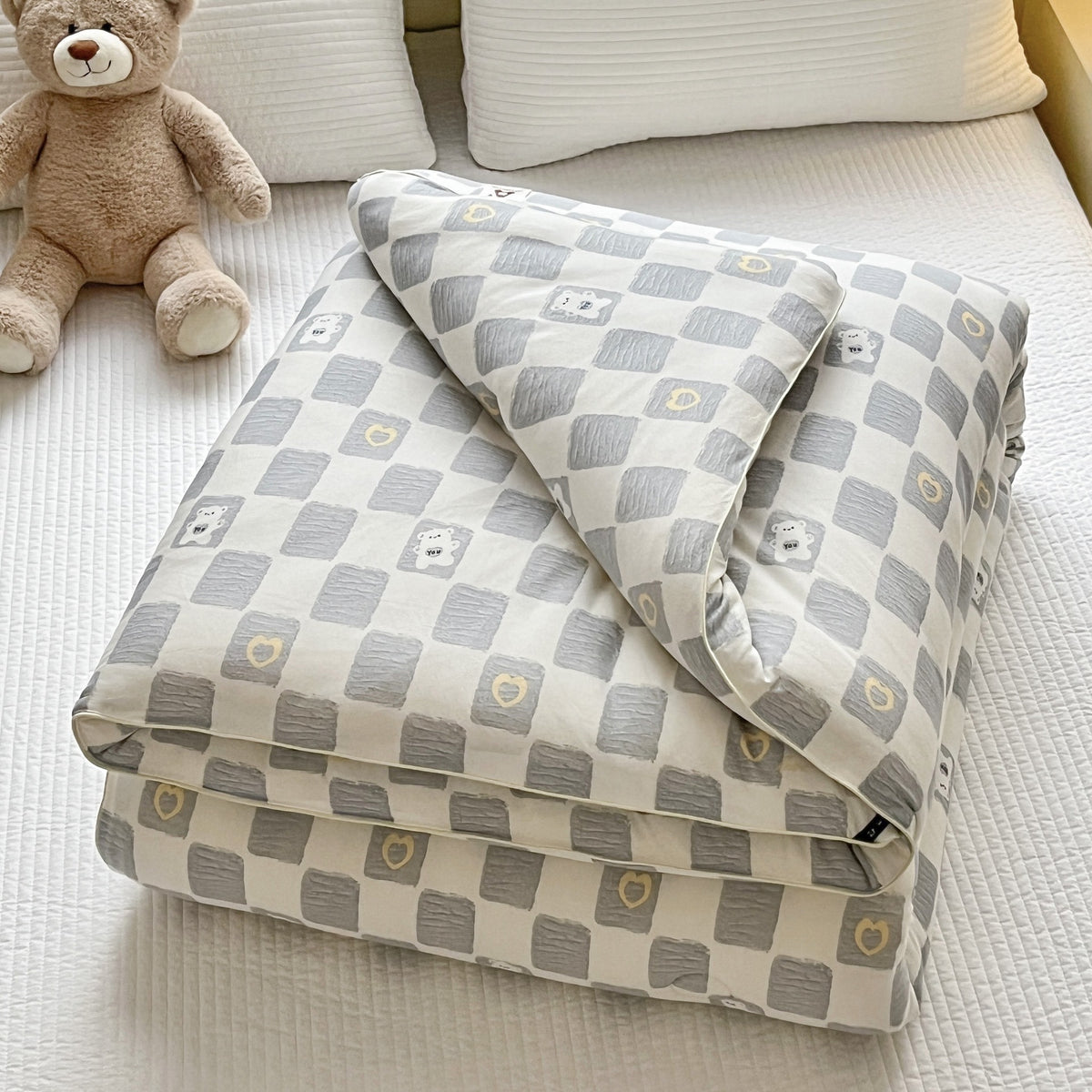 Kinder-Bettwäscheset mit niedlichen Tiermotiven und gesteppter Decke