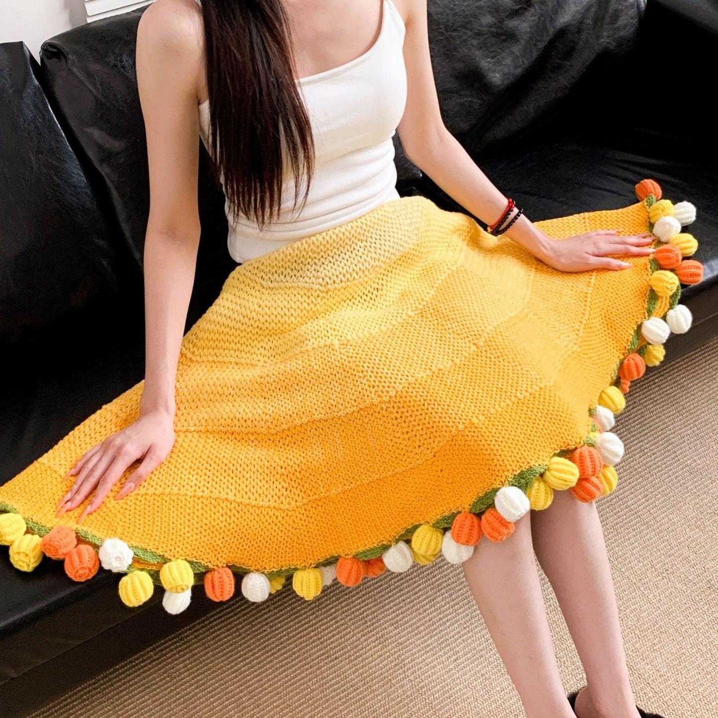 Elegante Handgefertigte Blumenstrickdecke Brehn