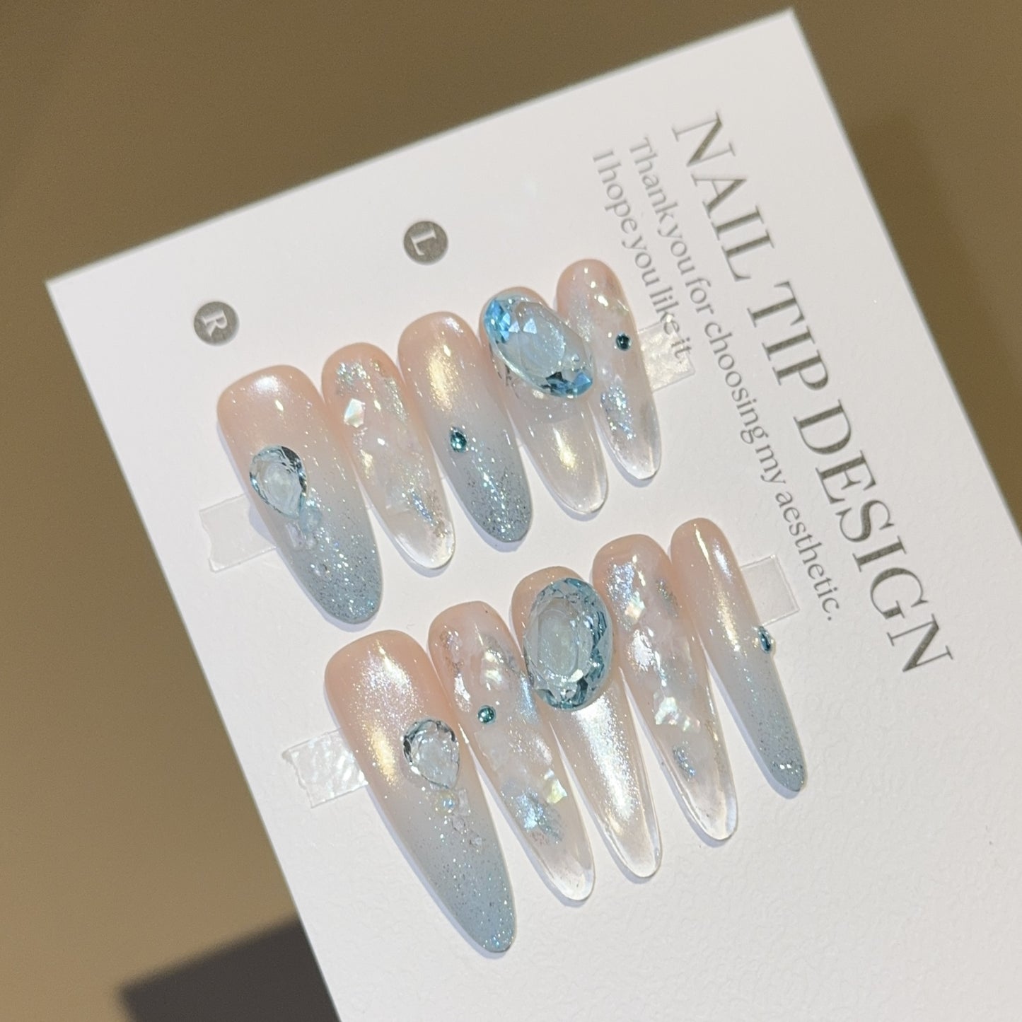 Kunstnägel mit Strass und Glitzereffekten Brehn