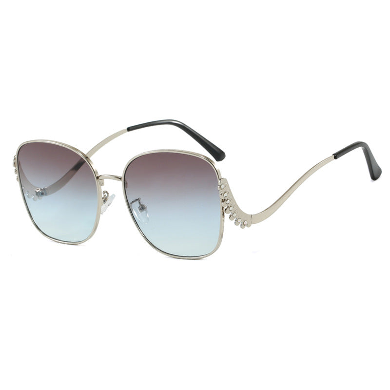 Damen auffällige Sonnenbrille mit funkelnden Applikationen Brehn