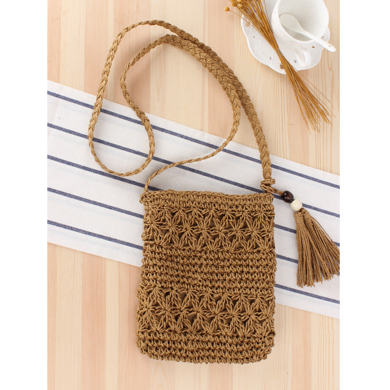 Handtasche Aus Handgeknüpftem Naturmaterial mit Elegantem Quastenanhänger Brehn