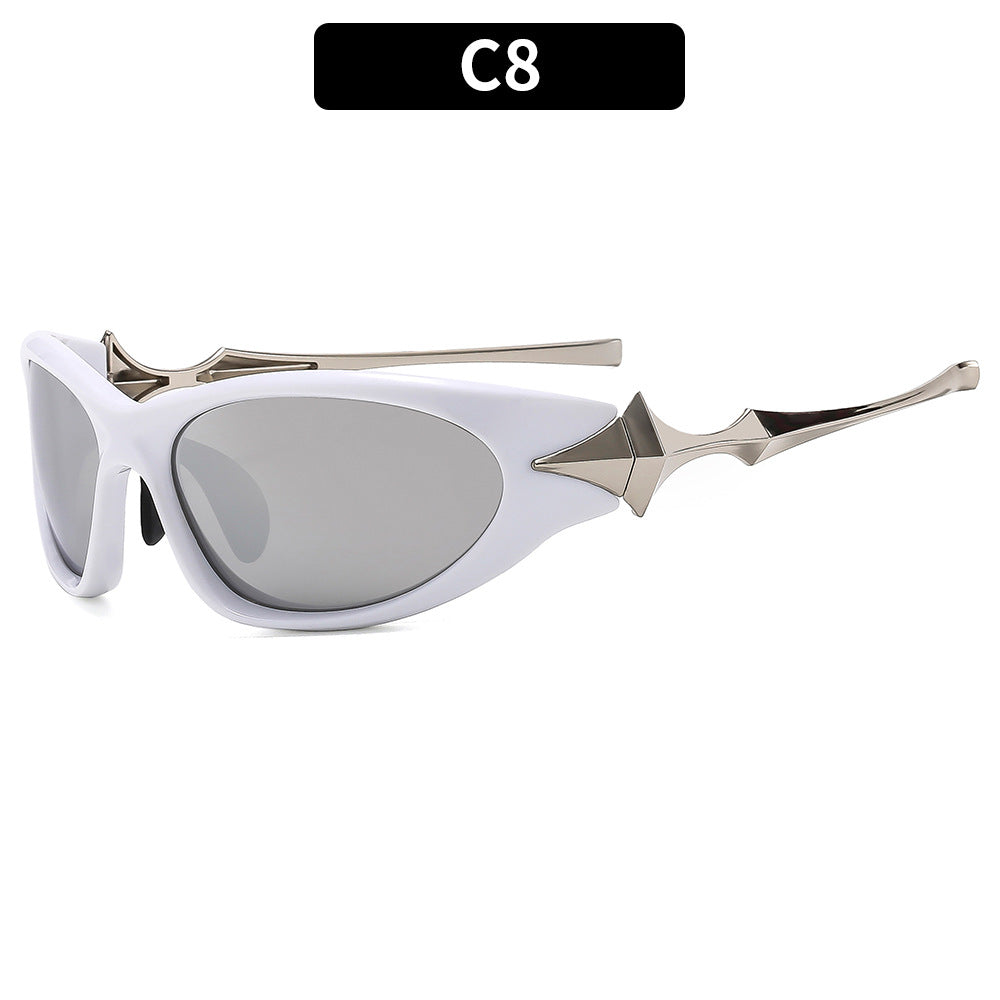 Futuristische Shield Sonnenbrille mit metallischen Akzenten