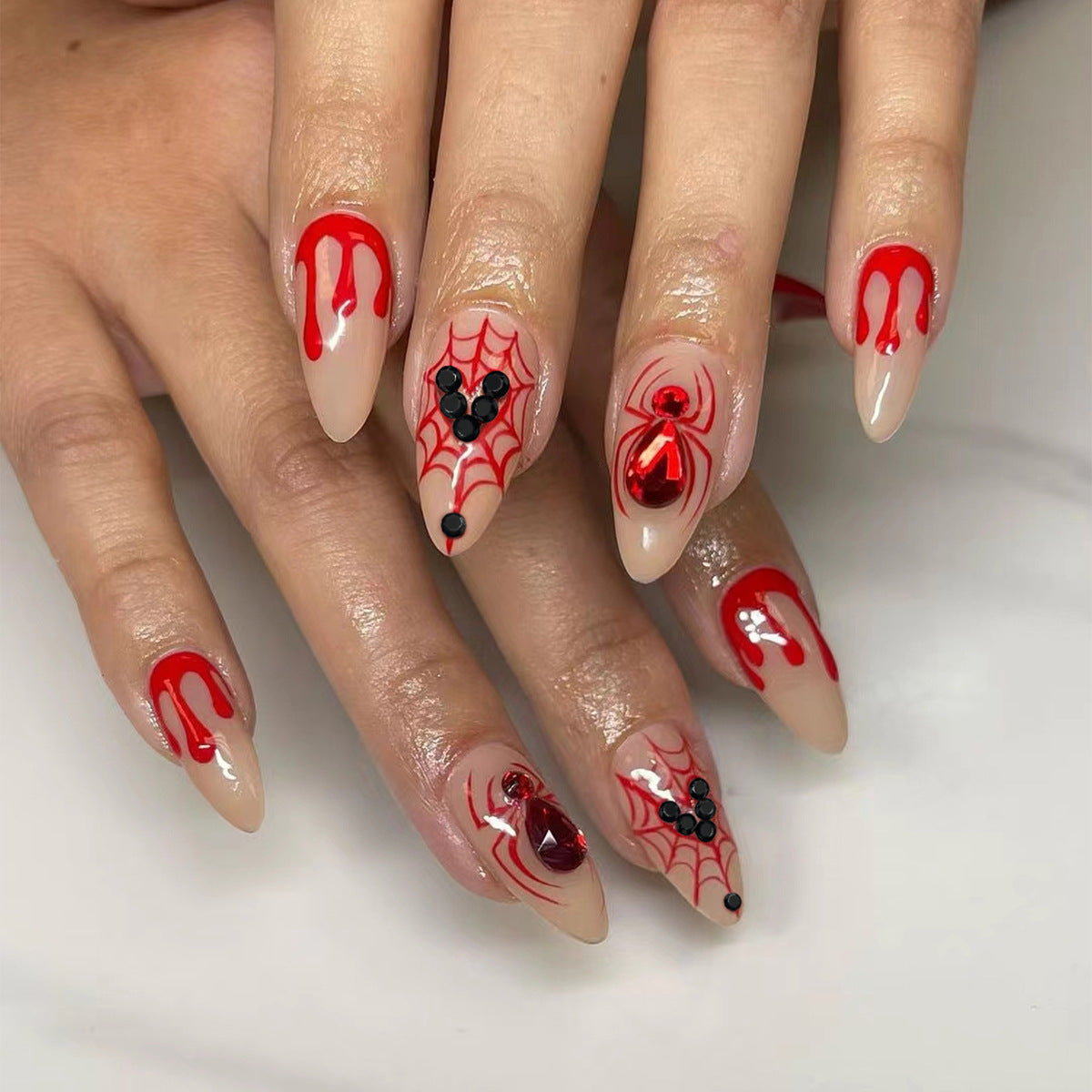 Kreative Halloween Kunstnägel mit Spinnennetz-Design Brehn