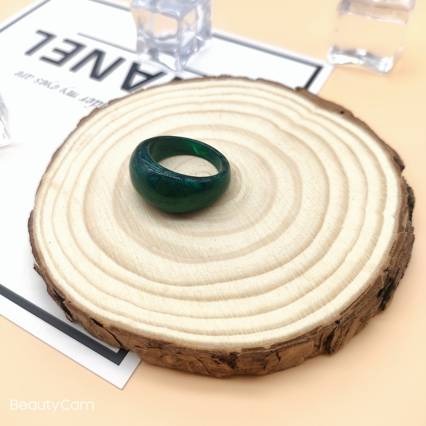 Schmetterlings-inspirierter Harzring Brehn