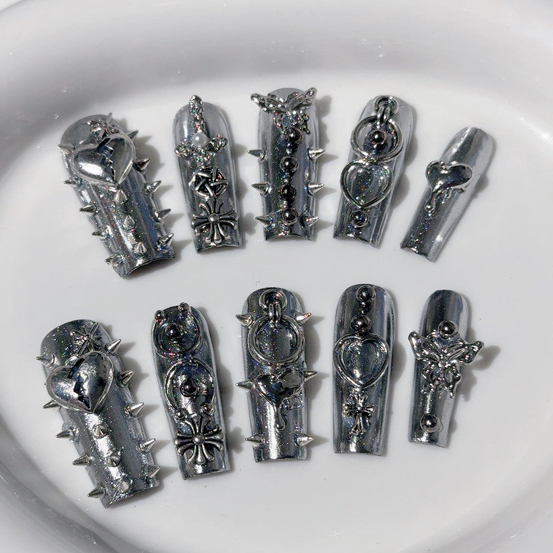 Gothic-inspiriertes metallisches Nagelkunstset