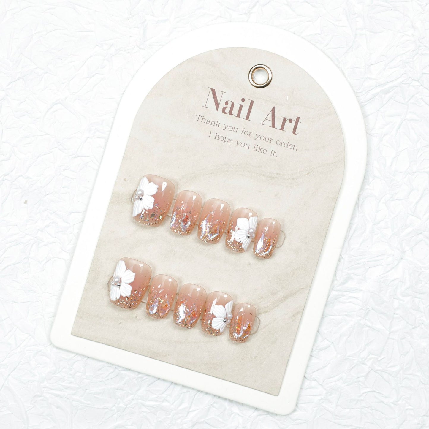 Künstlerisch florales, verziertes Press-On Nageldesign Brehn