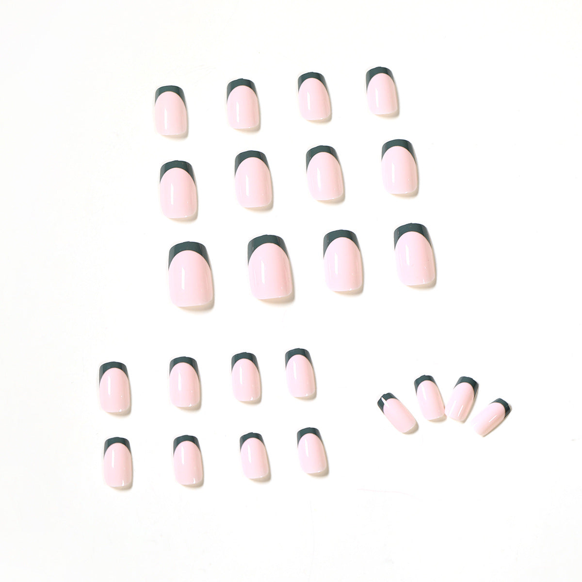 Kunstvolle Nagelkunst mit eleganten Farbverlauf und Spitzen Brehn