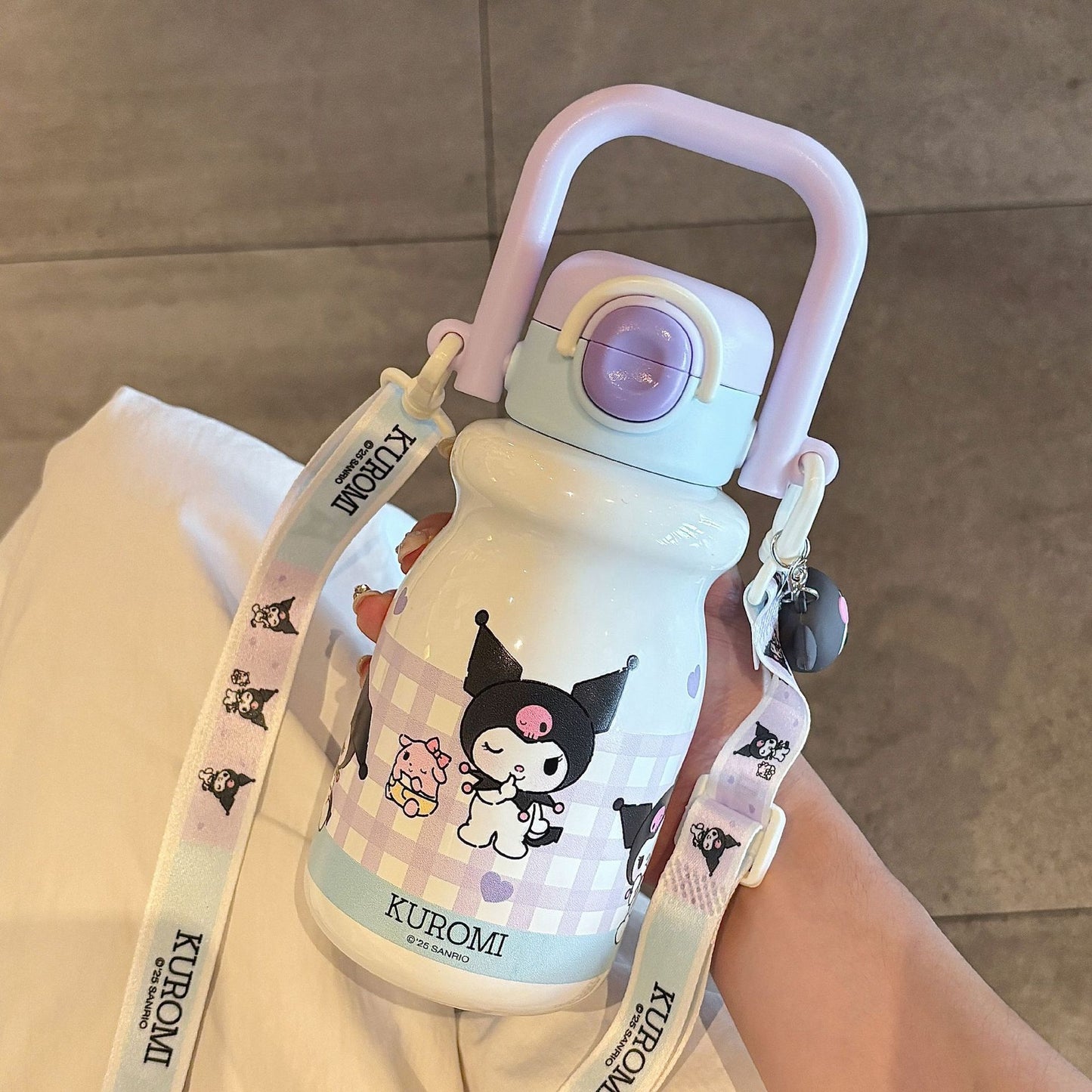 Damen Trinkflasche mit stylishem Kuromi-Design Brehn