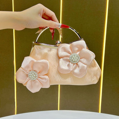 Florale Akzent Clutch