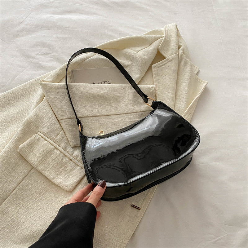 Chic Lackleder Schultertasche Brehn