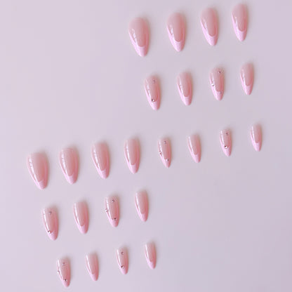 Kunstnagelset mit eleganten Glitzer-Akzenten Brehn