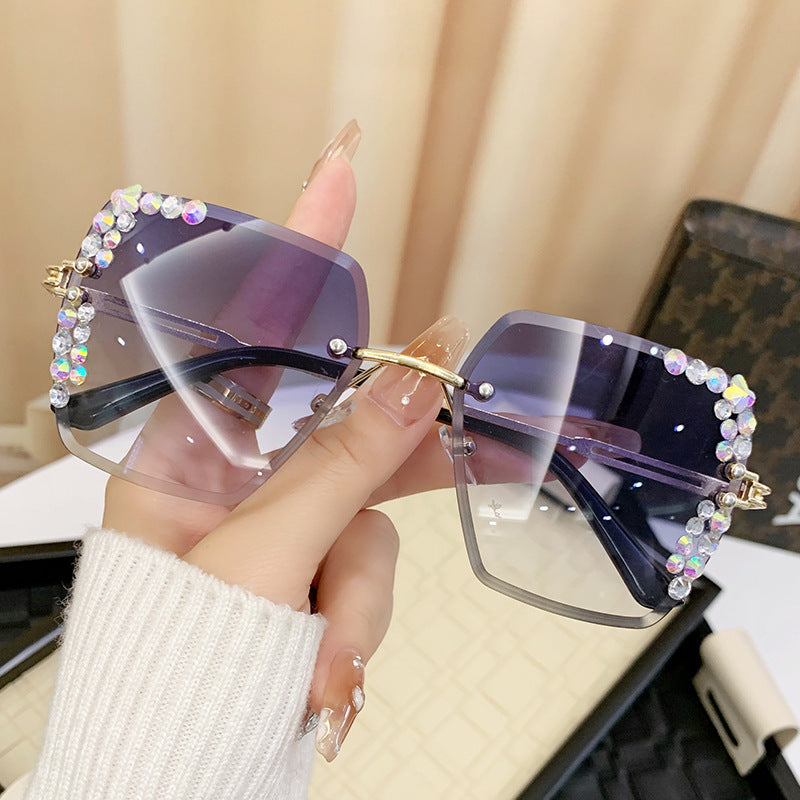 Damen Sonnenbrille mit extravagantem Strassrahmen Brehn