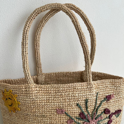 Handgefertigte Stroh-Tasche mit Floralem Stickdesign Brehn